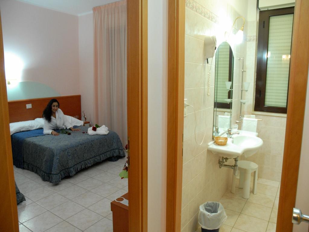 Aloha Park Hotel Campomarino  Ruang foto