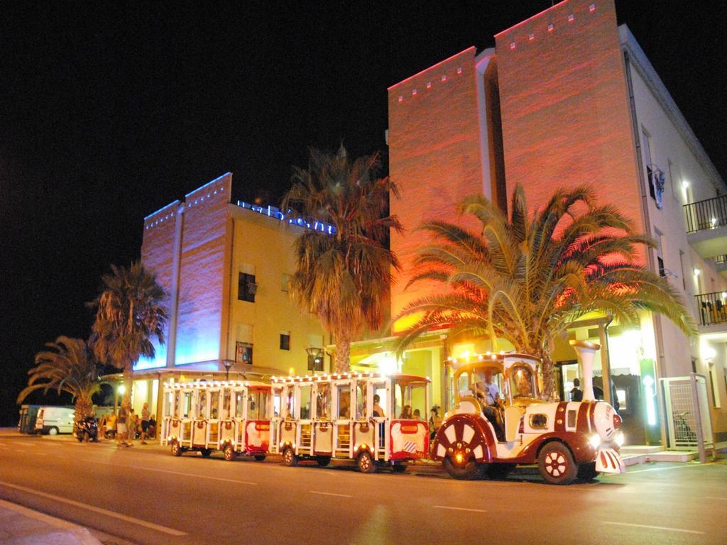 Aloha Park Hotel Campomarino  Bagian luar foto