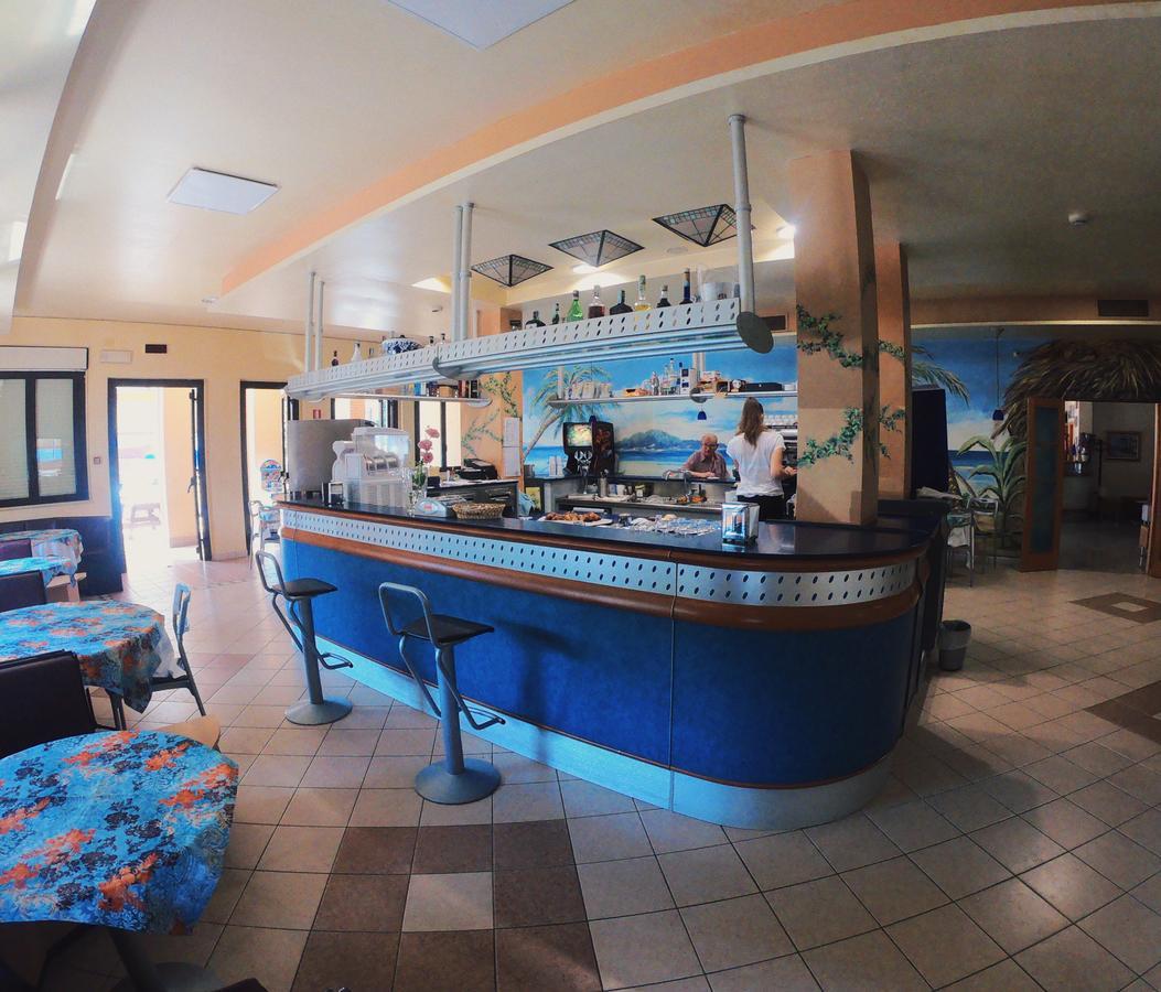 Aloha Park Hotel Campomarino  Bagian luar foto