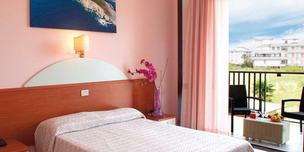 Aloha Park Hotel Campomarino  Bagian luar foto